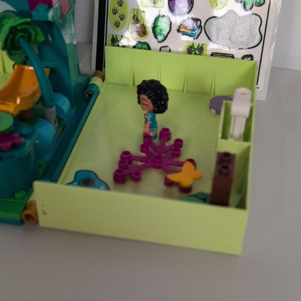 Lego Disney 43200 Antonio's Magical Door